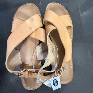 New Old Navy Camel Brown Cross-Strap Sandals